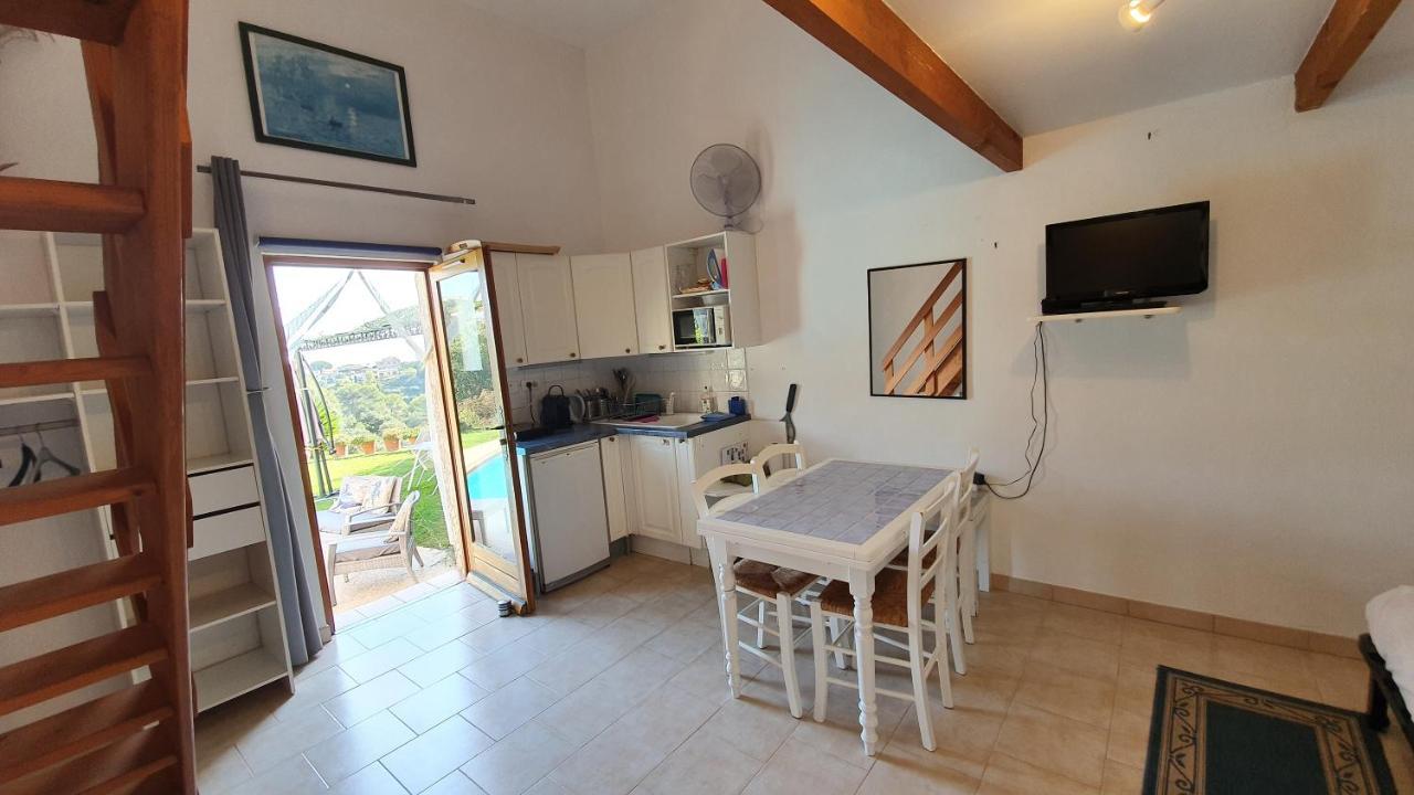 Studio-Mezzanine Dans Villa Cagnes-sur-Mer Bagian luar foto