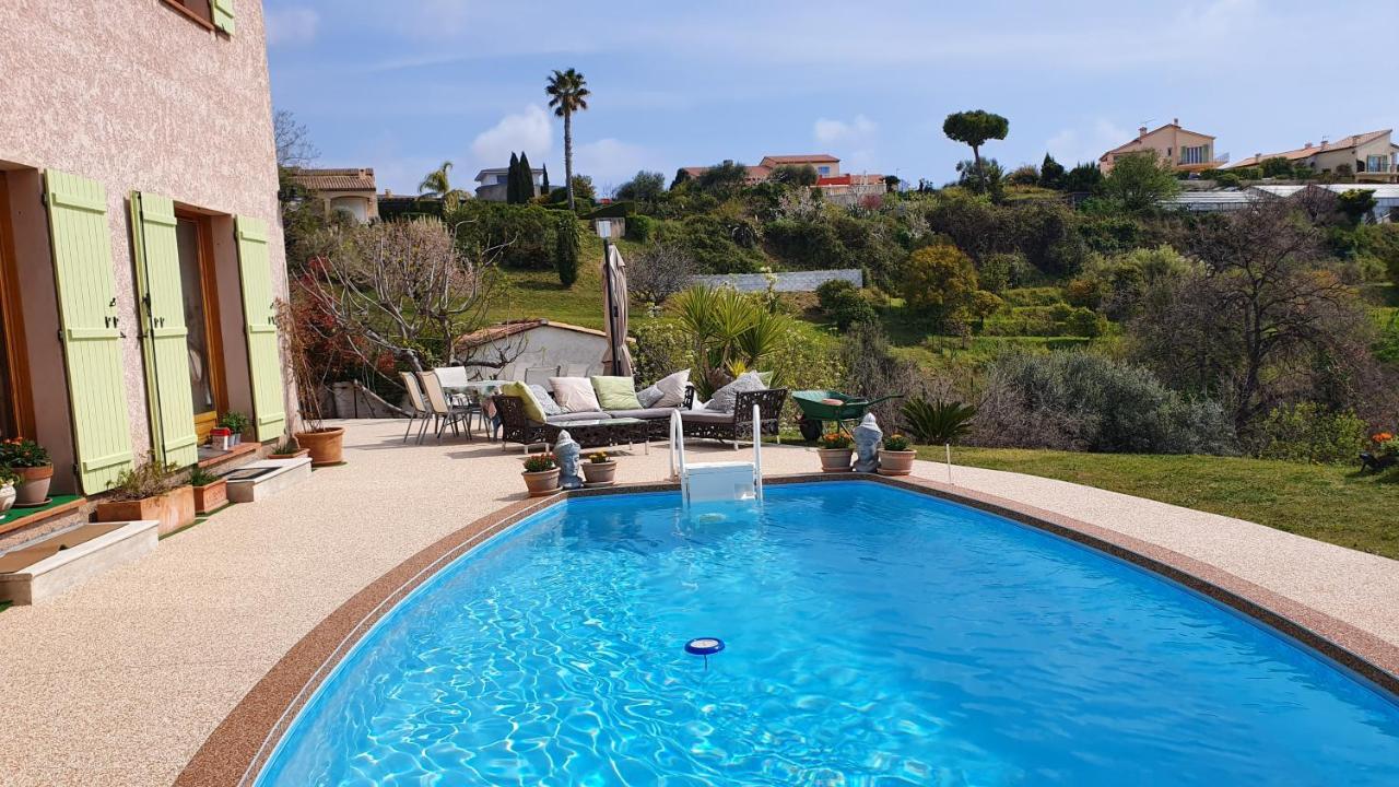 Studio-Mezzanine Dans Villa Cagnes-sur-Mer Bagian luar foto