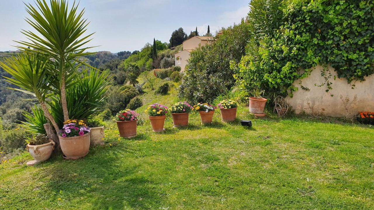 Studio-Mezzanine Dans Villa Cagnes-sur-Mer Bagian luar foto