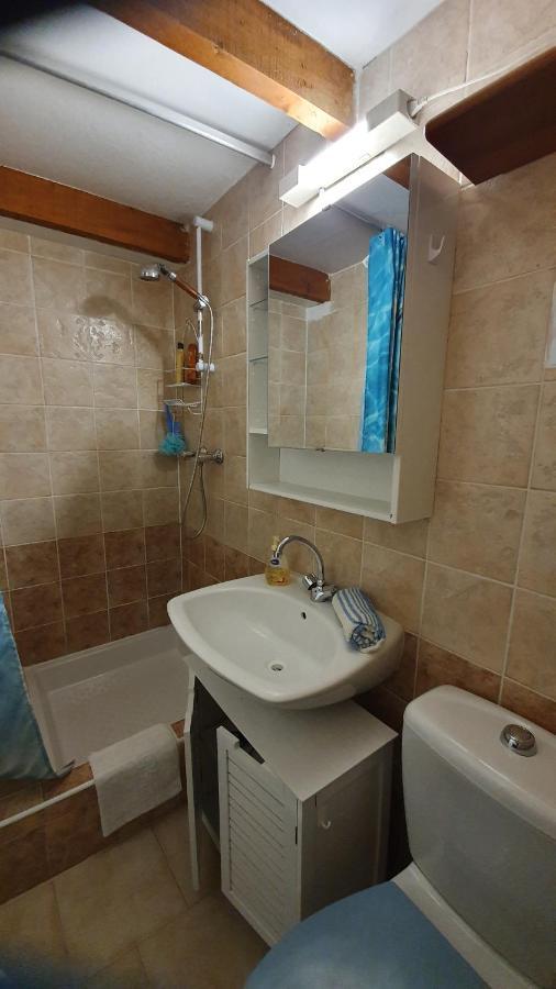 Studio-Mezzanine Dans Villa Cagnes-sur-Mer Bagian luar foto