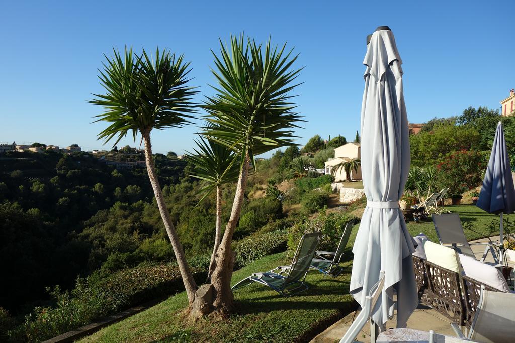 Studio-Mezzanine Dans Villa Cagnes-sur-Mer Bagian luar foto
